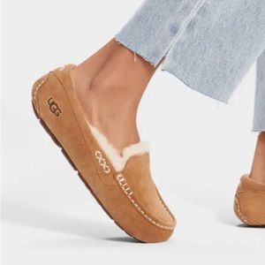 UGG Women’s Ansley Slippers
